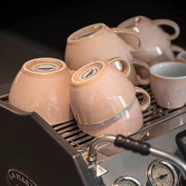 Loveramics Egg Café Latte csésze 300 ml Rose színben, alátéttel