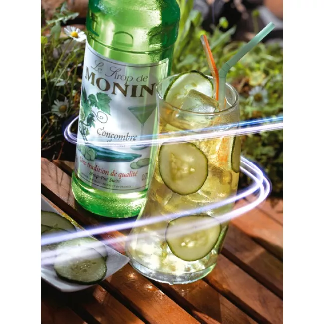 Monin uborka ízű koktélszirup üvegben, 0.7L kiszerelés