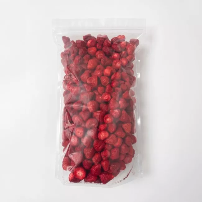 Egész liofilizált eper Single Origin Halmeuból, The Botanist by Barshaker csomagolásban
