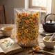 Szárított körömvirág egész virágfejek üvegben, Calendula officinalis a The Botanist Garden by Barshaker termékvonalból
